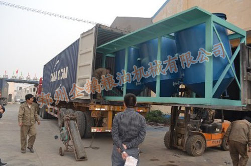 國內幾大小品種油脂價格平穩,廠商將獲利(圖1) 成套浸出設備裝車發貨圖